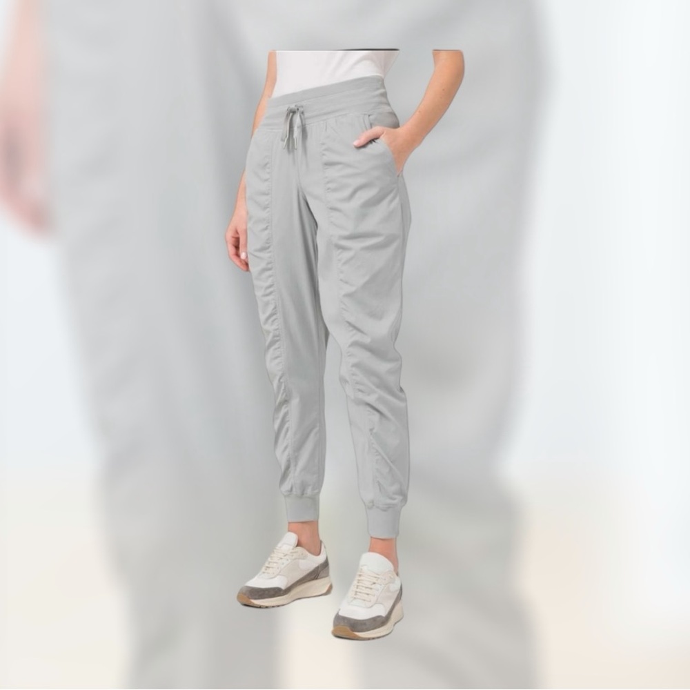Lululemon Dance Studio Jogger
Silver Drop